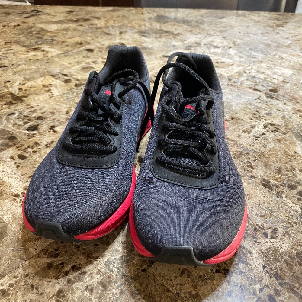 Puma black/pink runners